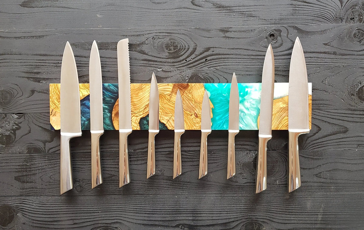 Magnetic Knife Rack For 9 Knives On Wooden