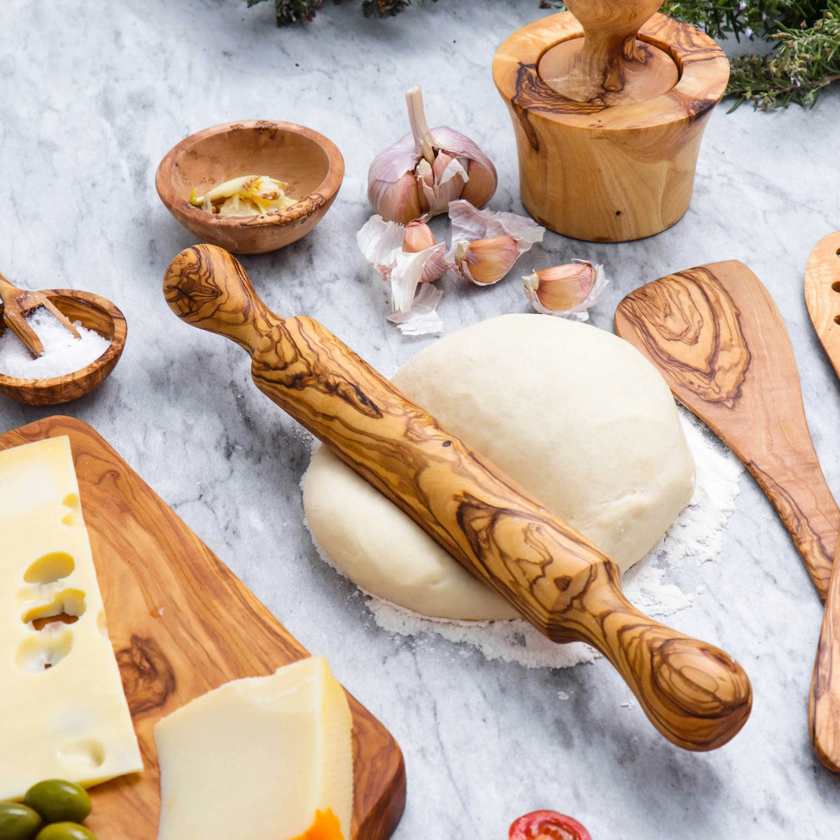 Olive Wood Rolling Pin for Bakery &amp; Pastry On Wooden