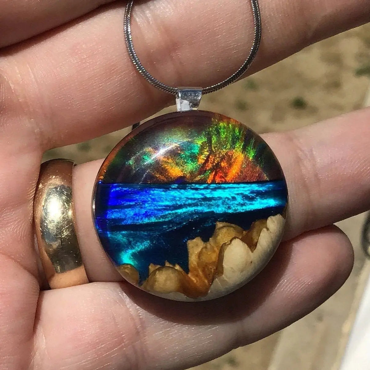 SUNSET SEA NECKLACE On Wooden