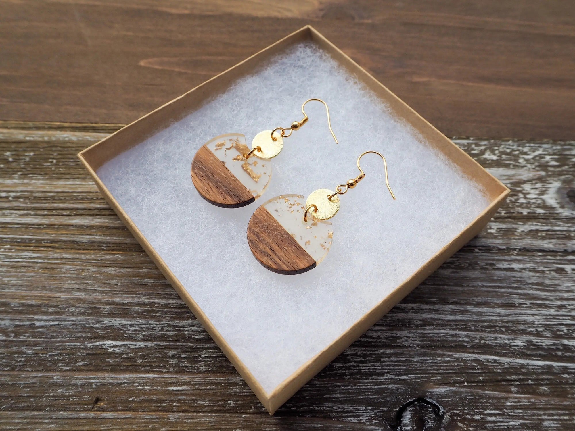 Small Gold Flakes & Wood Circle Earrings With Disc On Wooden