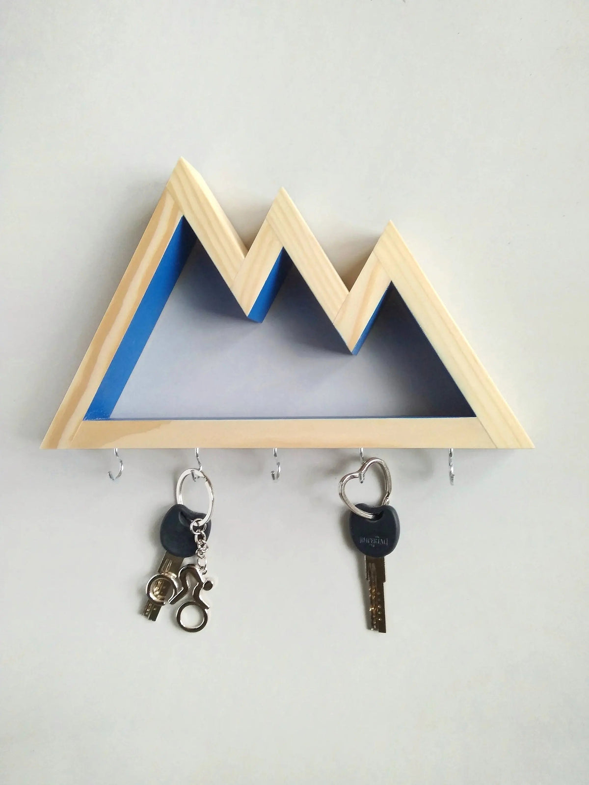 Wooden Wall Key Rack - Cascade Mountains On Wooden